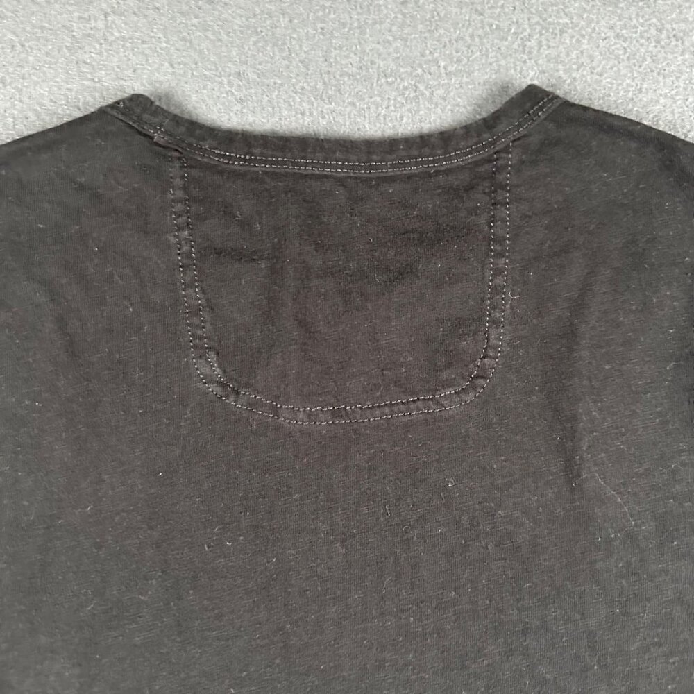 Tommy Bahama Shirt Mens Medium Black Short Sleeve Crew Neck Cotton Pocket Tee - Picture 8 of 8
